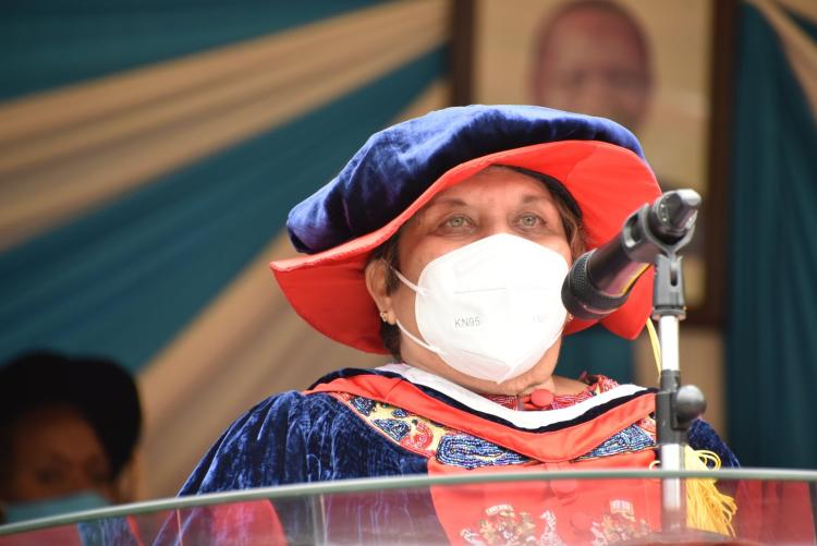 The Chancellor UoN,Dr. Vijoo Rattansi giving his speech during the graduation ceremony