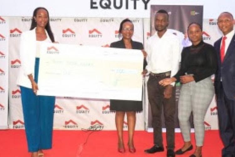 5 UoN students won the Equity Hackathon Competition